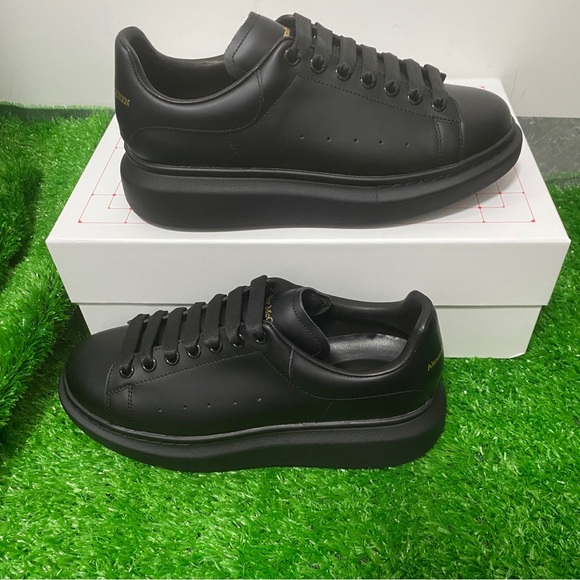 Men's McQueen black sneakers - Picture 2 of 6